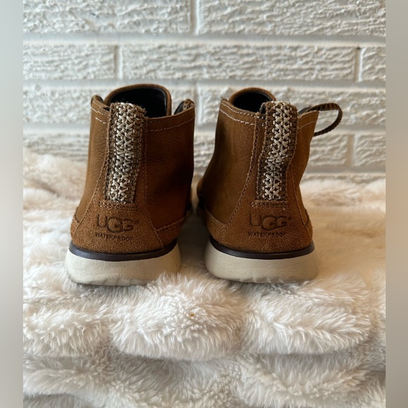 Men’s Ugg Freamon Chukka Treadlite Suede/Leather Ankle Boots - Picture 4 of 7
